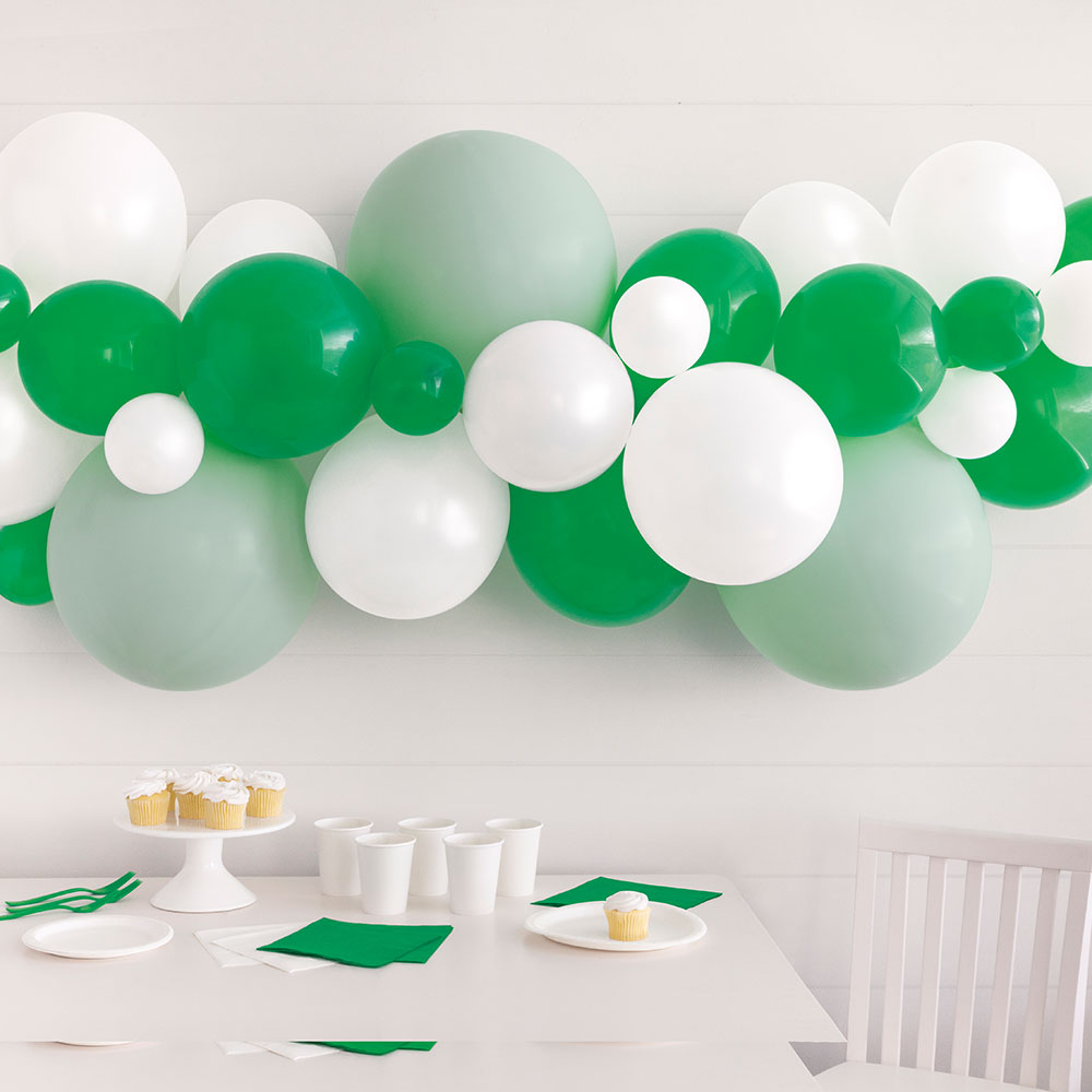 Ballongbåge Kit Grön & Vit | Festartiklar//Ballonger//Latexballonger//Högtider//Barnkalas//KALASTEMAN//Fotbollskalas//Fler Högtider//st patrick's day//Djungelkalas//Ballongbågar | PartyOutlet